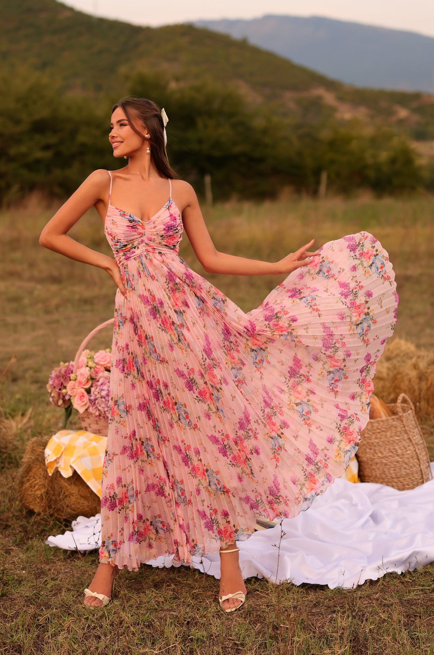 Women's Spaghetti Strap Floral Pleated Long Dress
