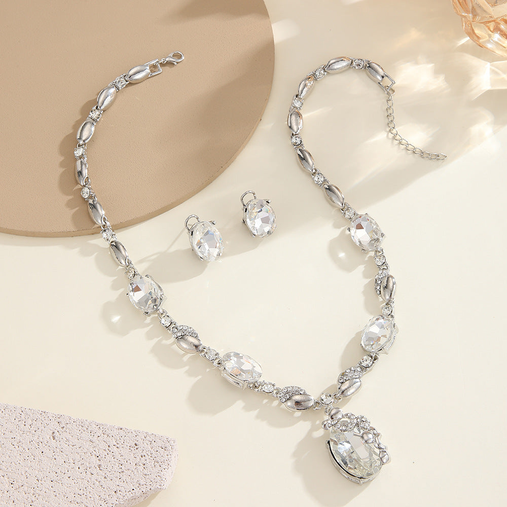 Stylish Oval Rhinestone Necklace and Earring Jewelry Set