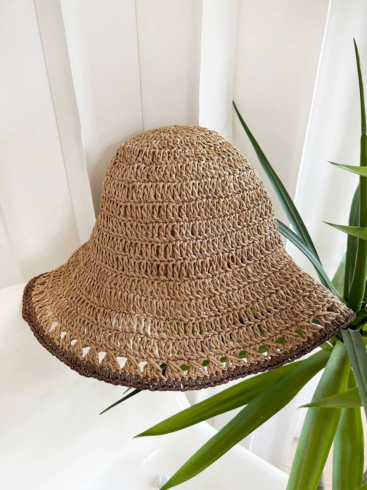 New Women's Wide-Brimmed Open-Weave Straw Bucket Hat