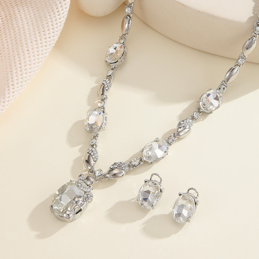 Stylish Oval Rhinestone Necklace and Earring Jewelry Set