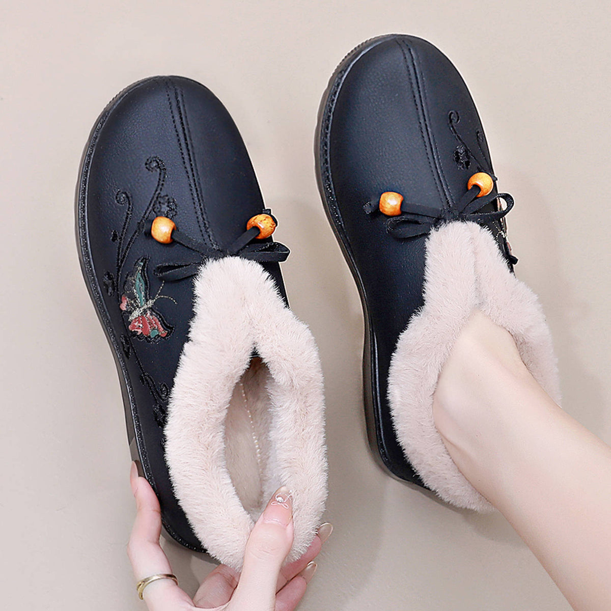 New Fall/Winter 2026 Slip-On Non-Slip Casual Shoes for Middle-Aged and Elderly Women